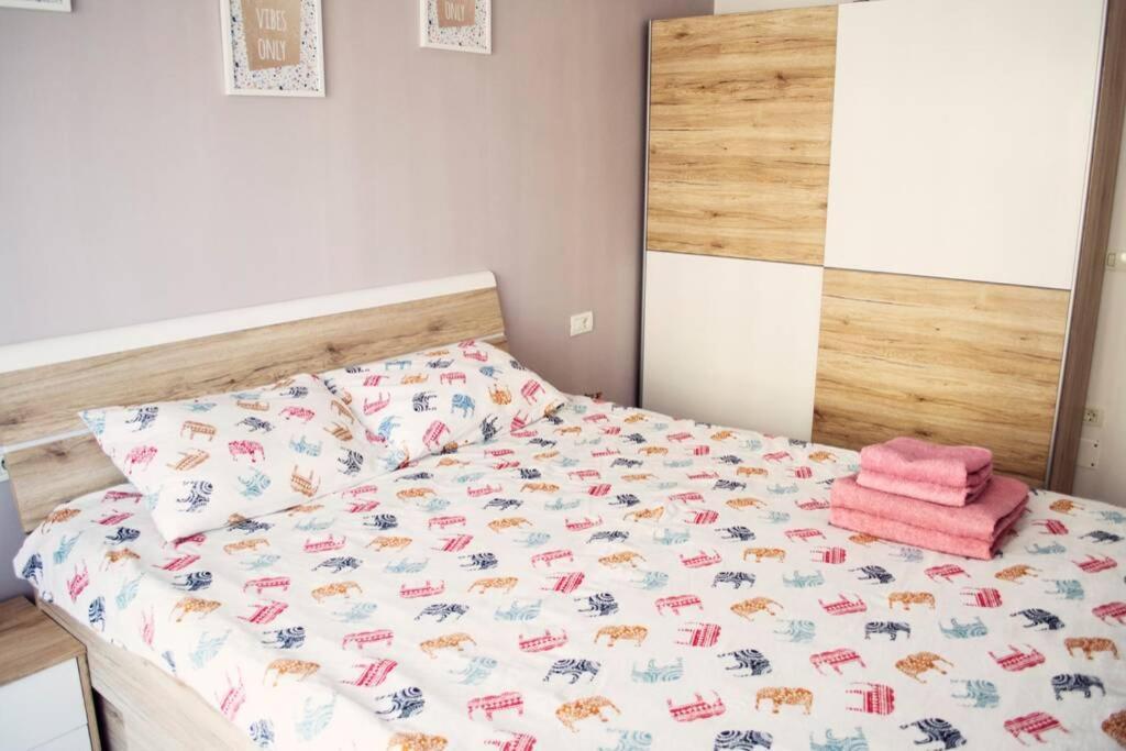 Dream Apartment+Parcare Gratuita Oradea Exterior foto